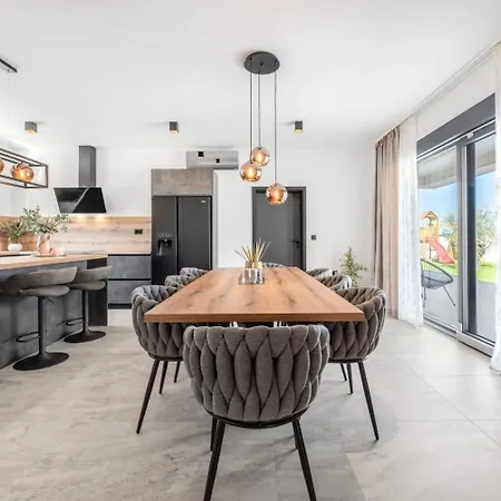 וילה Jollie Zadarvillas ביוגראד נה מורו