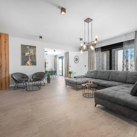 Jollie Zadarvillas וילה *