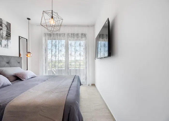 Jollie Zadarvillas * Биоград-на-Мору