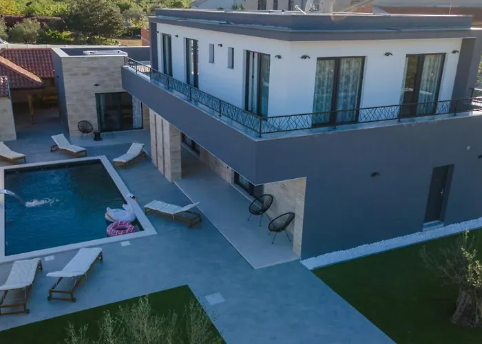 Jollie Zadarvillas Биоград-на-Мору