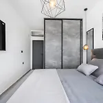 Jollie Zadarvillas *