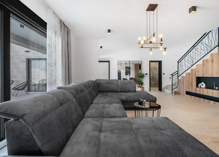 Jollie Zadarvillas *